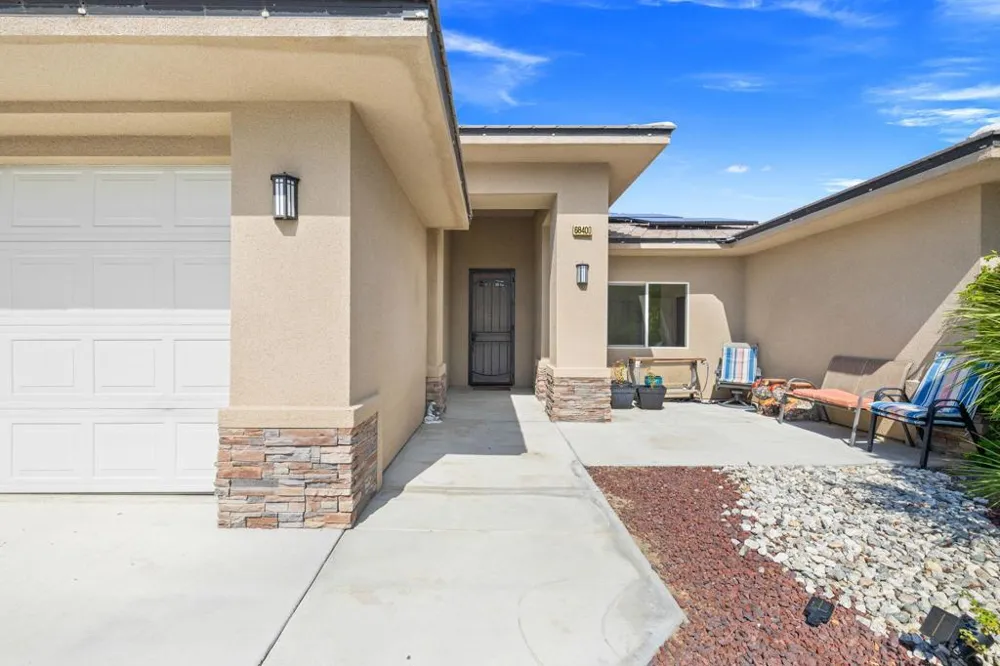 68400 Sandia Court Cathedral City, CA 92234