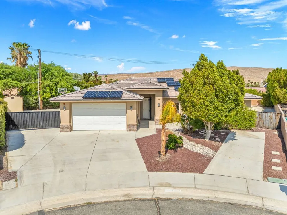 68400 Sandia Court Cathedral City, CA 92234