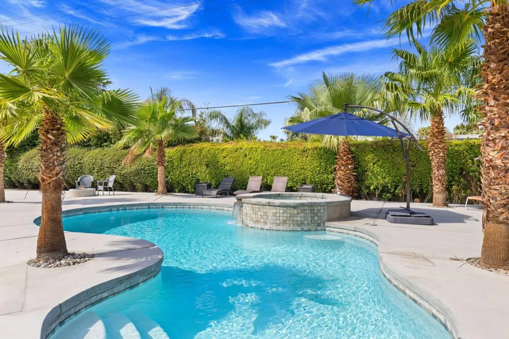 68400 Sandia Court Cathedral City, CA 92234