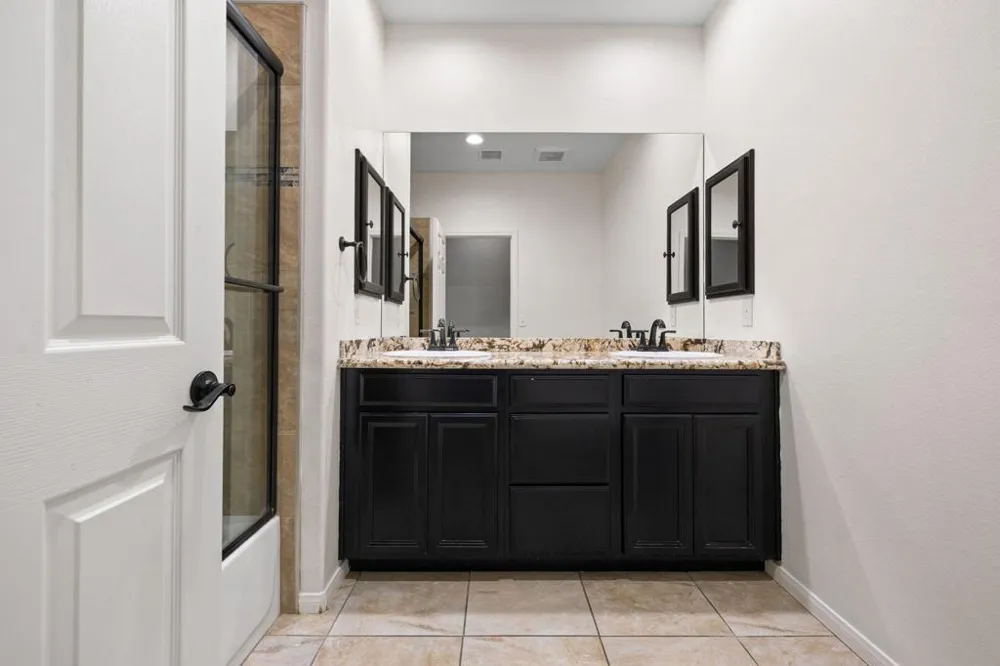 68400 Sandia Court Cathedral City, CA 92234