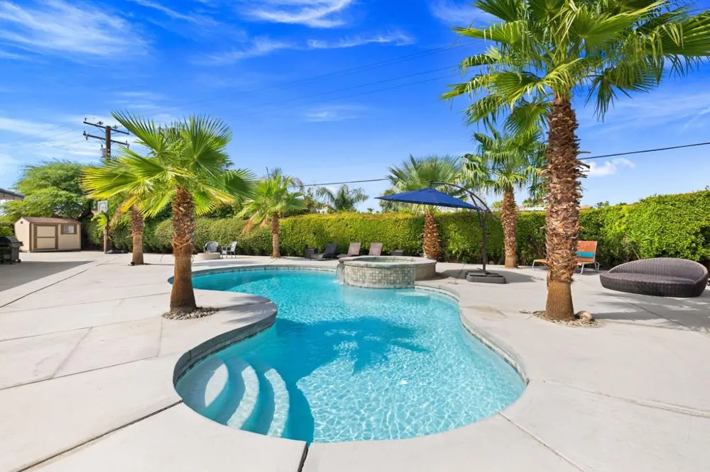 68400 Sandia Court Cathedral City, CA 92234
