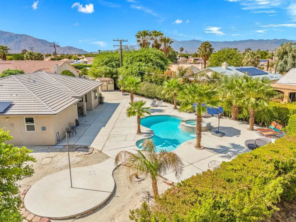 68400 Sandia Court Cathedral City, CA 92234