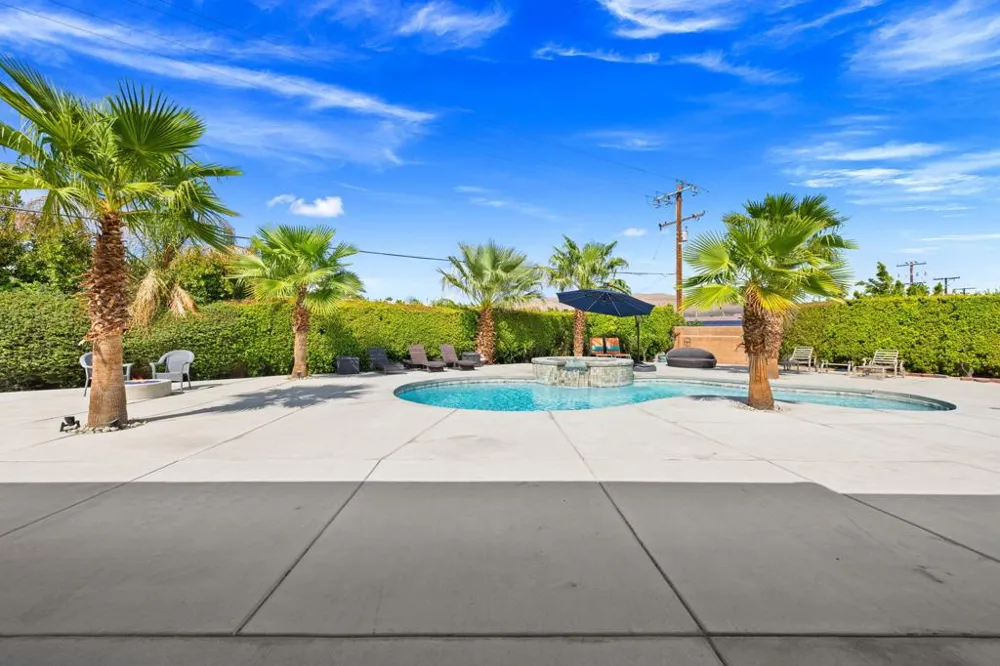 68400 Sandia Court Cathedral City, CA 92234