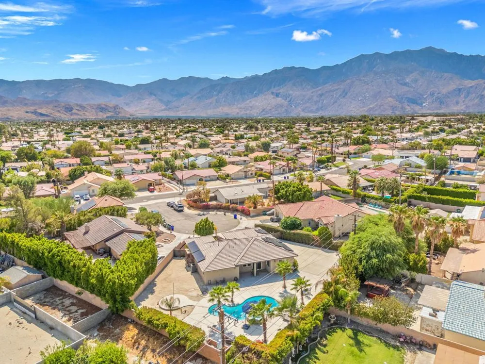 68400 Sandia Court Cathedral City, CA 92234