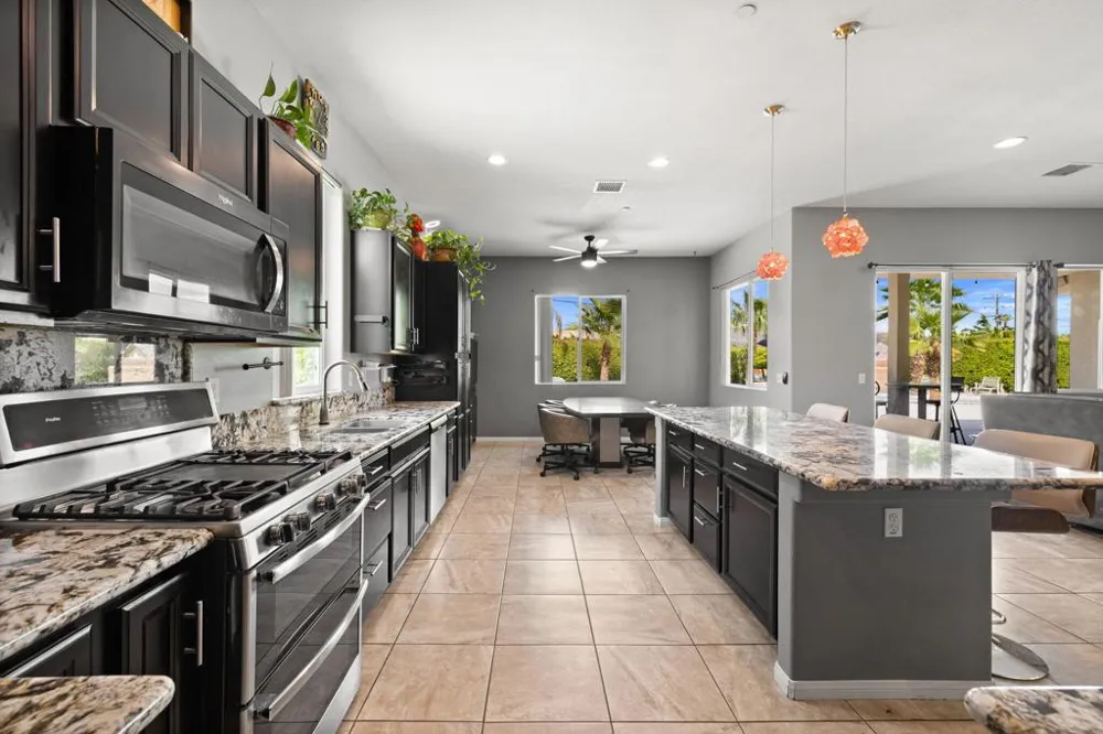 68400 Sandia Court Cathedral City, CA 92234
