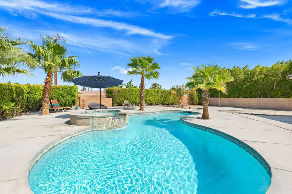 68400 Sandia Court Cathedral City, CA 92234