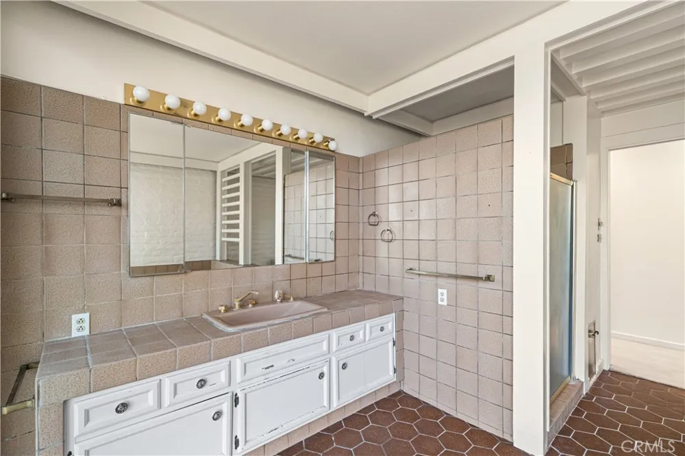 10497 Crystal Wallace, CA 95254