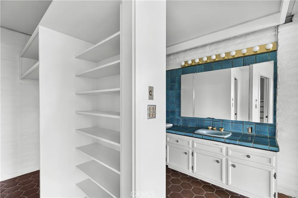 10497 Crystal Wallace, CA 95254