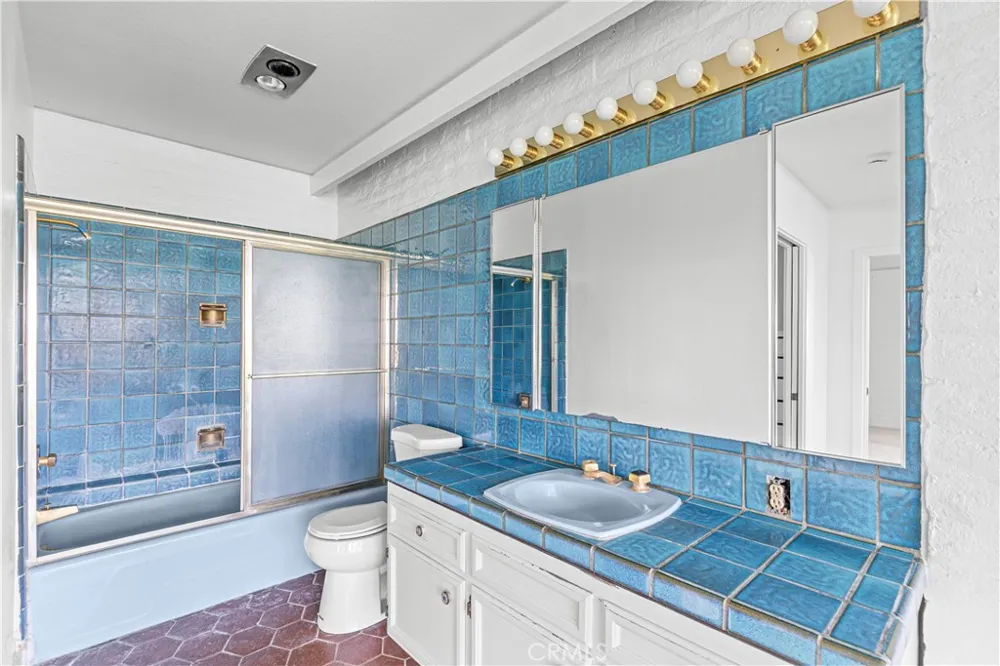 10497 Crystal Wallace, CA 95254