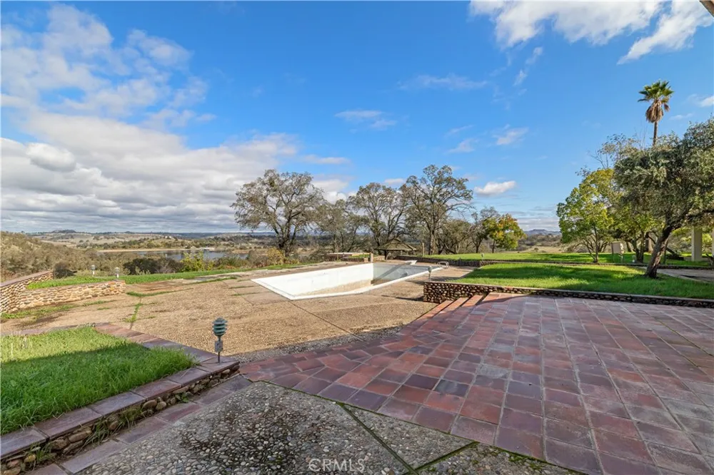 10497 Crystal Wallace, CA 95254
