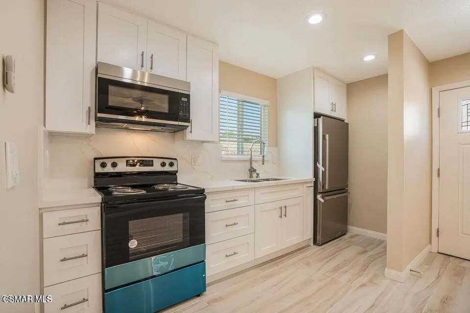 1227 Alexander Street Simi Valley, CA 93065