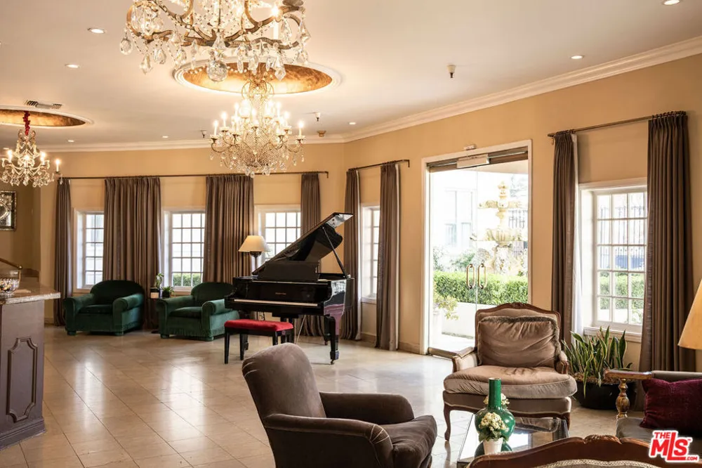1424 Crescent Heights Boulevard #60 West Hollywood, CA 90046