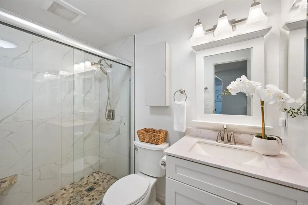 318 Juniper Avenue #10 Carlsbad, CA 92008