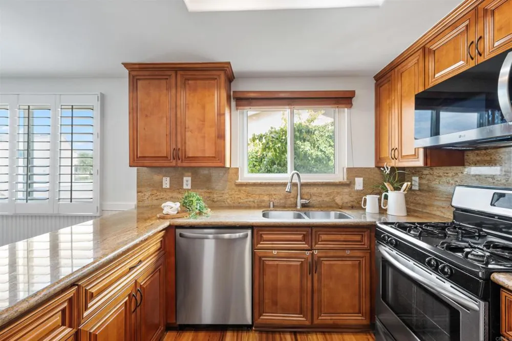 318 Juniper Avenue #10 Carlsbad, CA 92008
