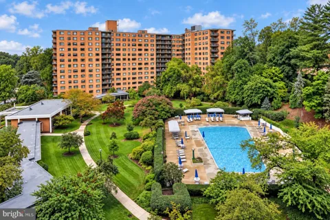 4201 CATHEDRAL AVENUE NW #820E