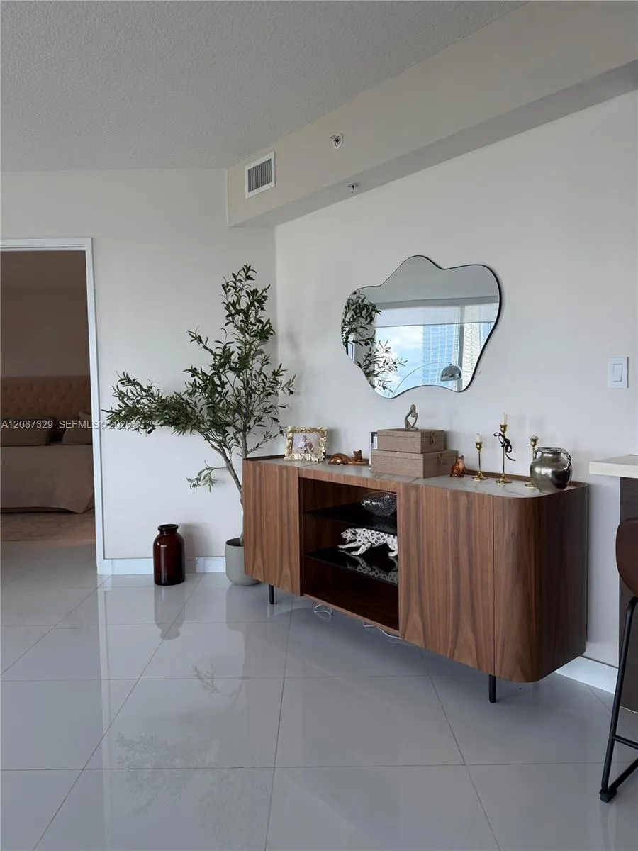 200 SUNNY ISLES BLVD #2-1001 Sunny Isles Beach, FL 33160
