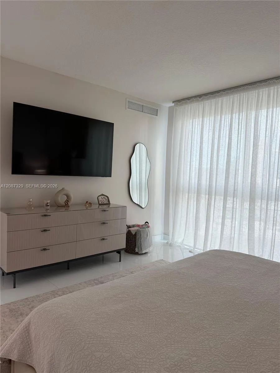 200 SUNNY ISLES BLVD #2-1001 Sunny Isles Beach, FL 33160