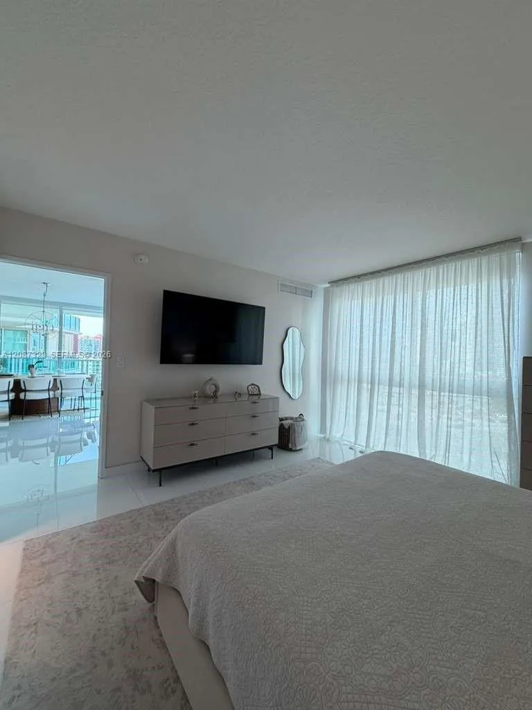 200 SUNNY ISLES BLVD #2-1001 Sunny Isles Beach, FL 33160