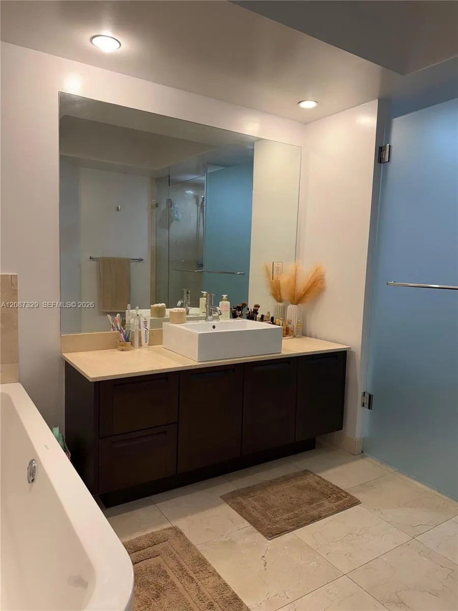 200 SUNNY ISLES BLVD #2-1001 Sunny Isles Beach, FL 33160