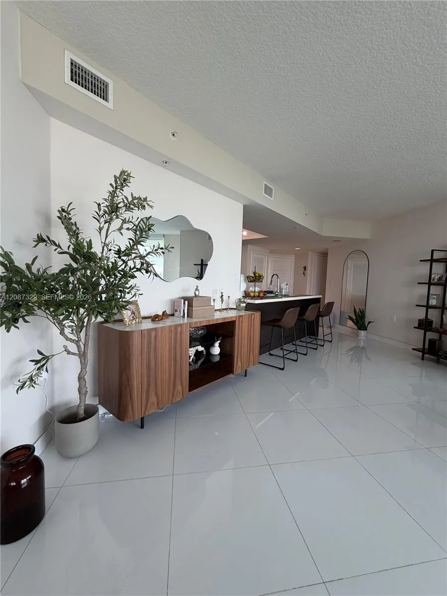 200 SUNNY ISLES BLVD #2-1001 Sunny Isles Beach, FL 33160