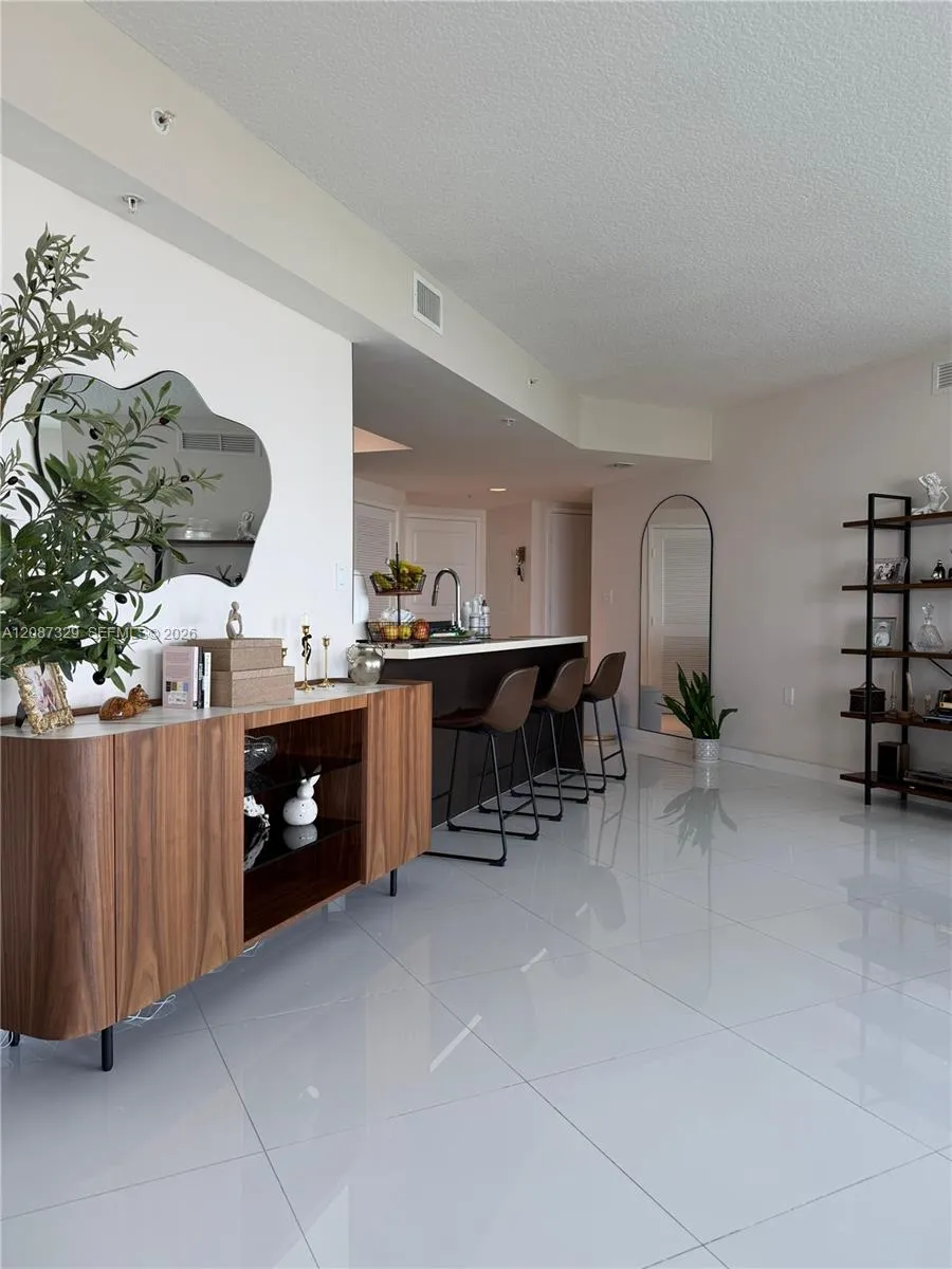 200 SUNNY ISLES BLVD #2-1001 Sunny Isles Beach, FL 33160