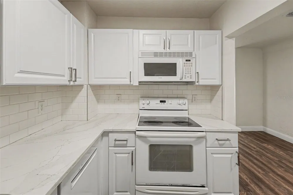 2140 22ND AVENUE St Petersburg, FL 33713