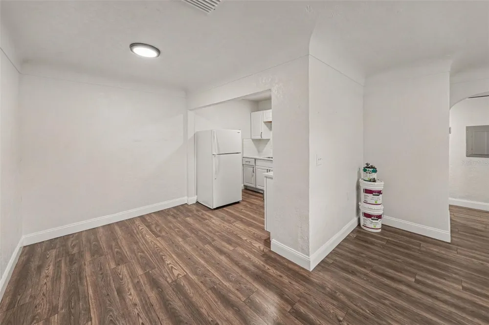 2140 22ND AVENUE St Petersburg, FL 33713