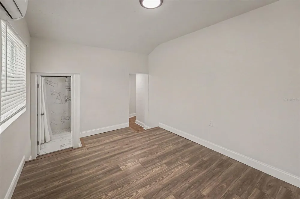 2140 22ND AVENUE St Petersburg, FL 33713
