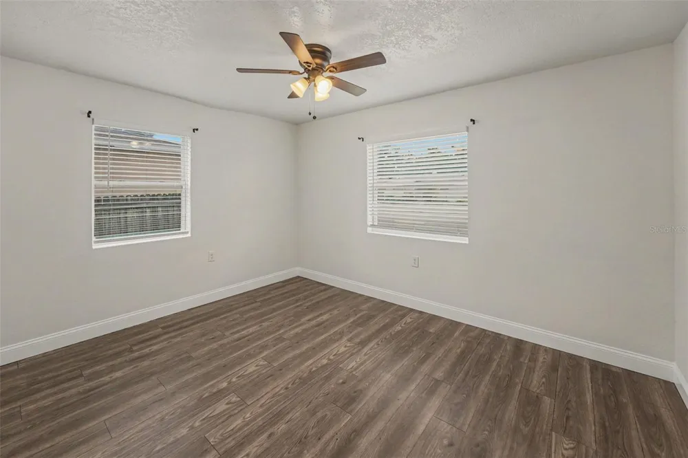 2140 22ND AVENUE St Petersburg, FL 33713