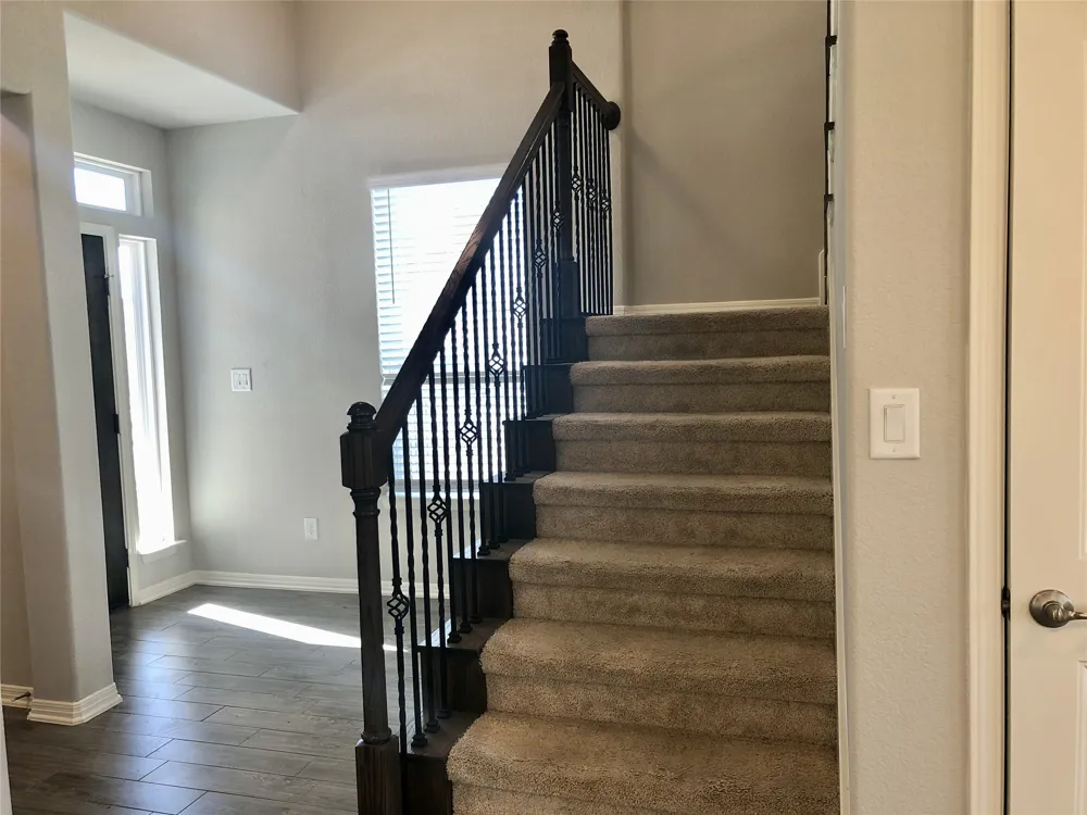 198 Simon Kyle, TX 78640