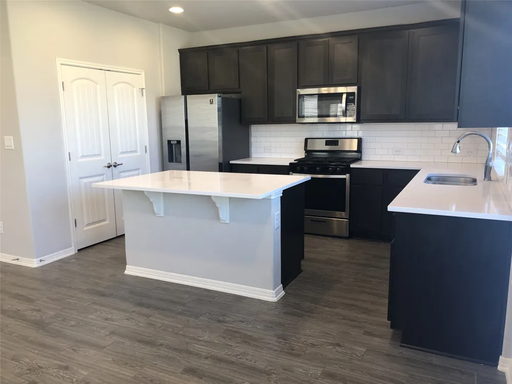 198 Simon Kyle, TX 78640