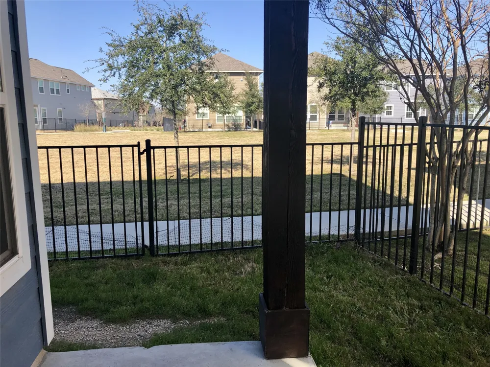 198 Simon Kyle, TX 78640
