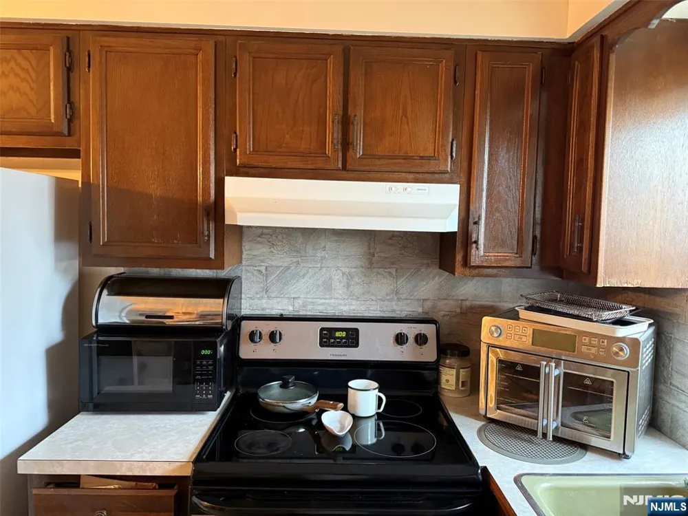 376 Henry Street 8 Fairview, NJ 07022
