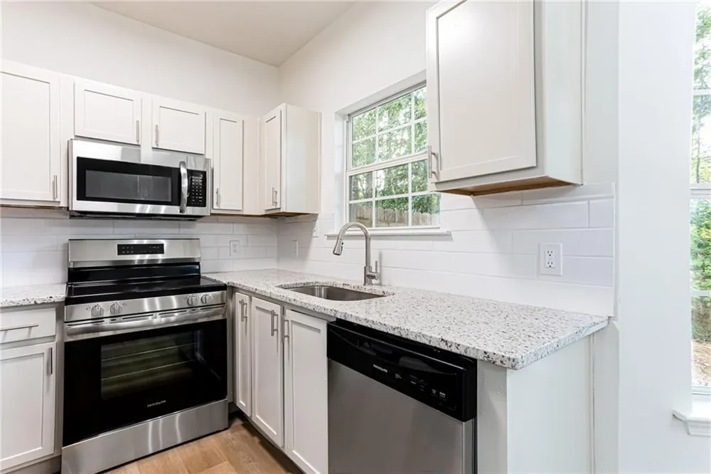 2486 Laurel Circle NW Atlanta, GA 30311