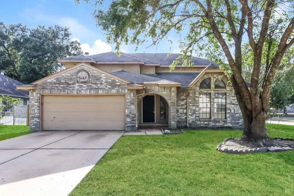 7447 Woodland West Drive Houston, TX 77040