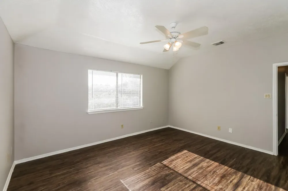 7447 Woodland West Drive Houston, TX 77040