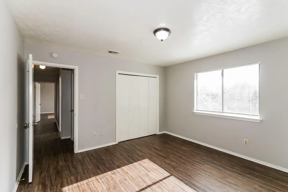 7447 Woodland West Drive Houston, TX 77040