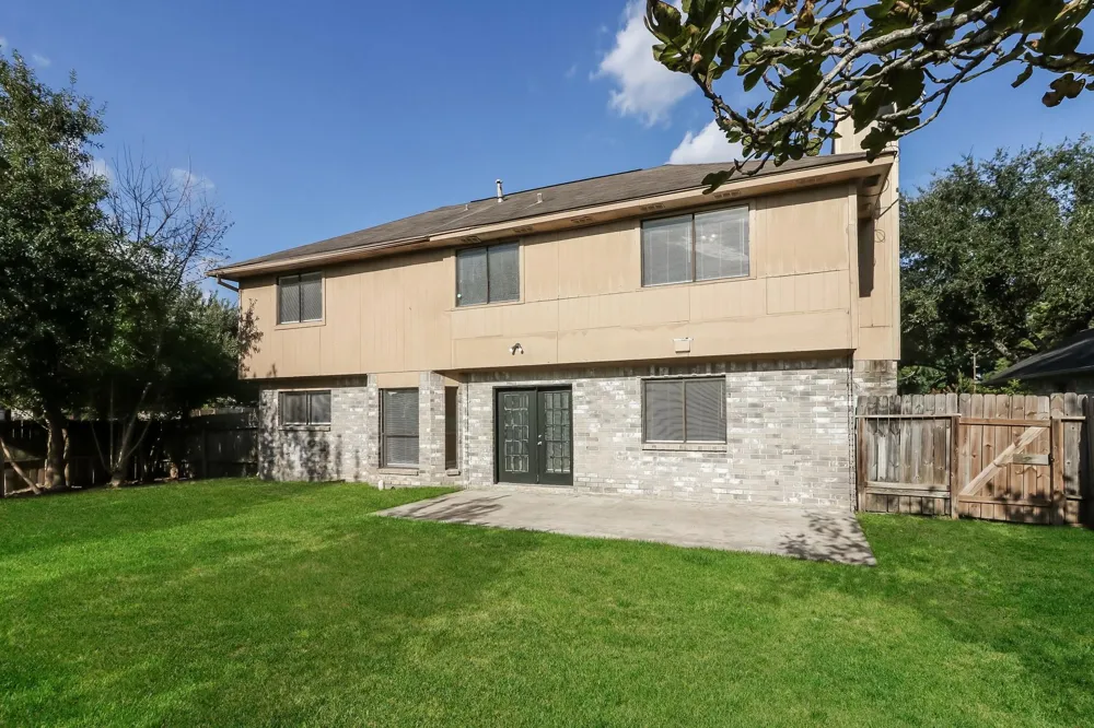 7447 Woodland West Drive Houston, TX 77040