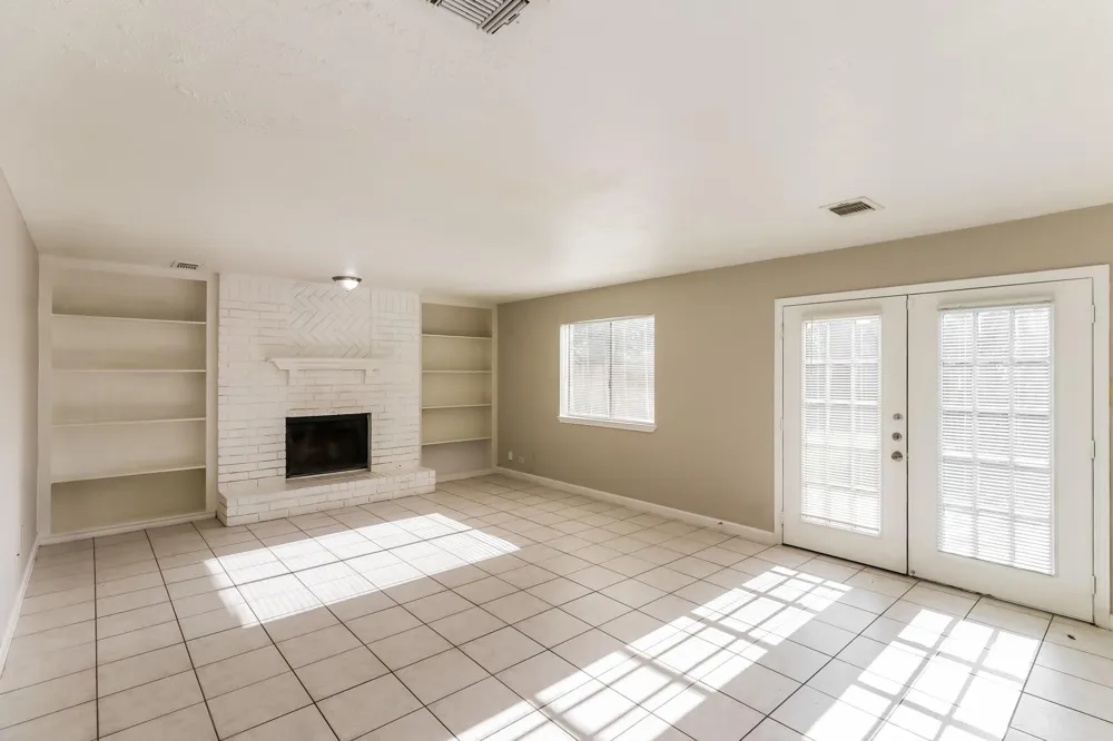 7447 Woodland West Drive Houston, TX 77040