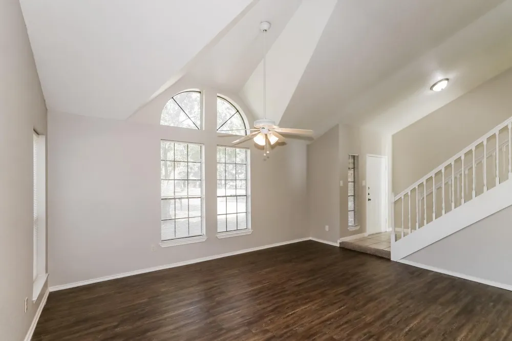7447 Woodland West Drive Houston, TX 77040