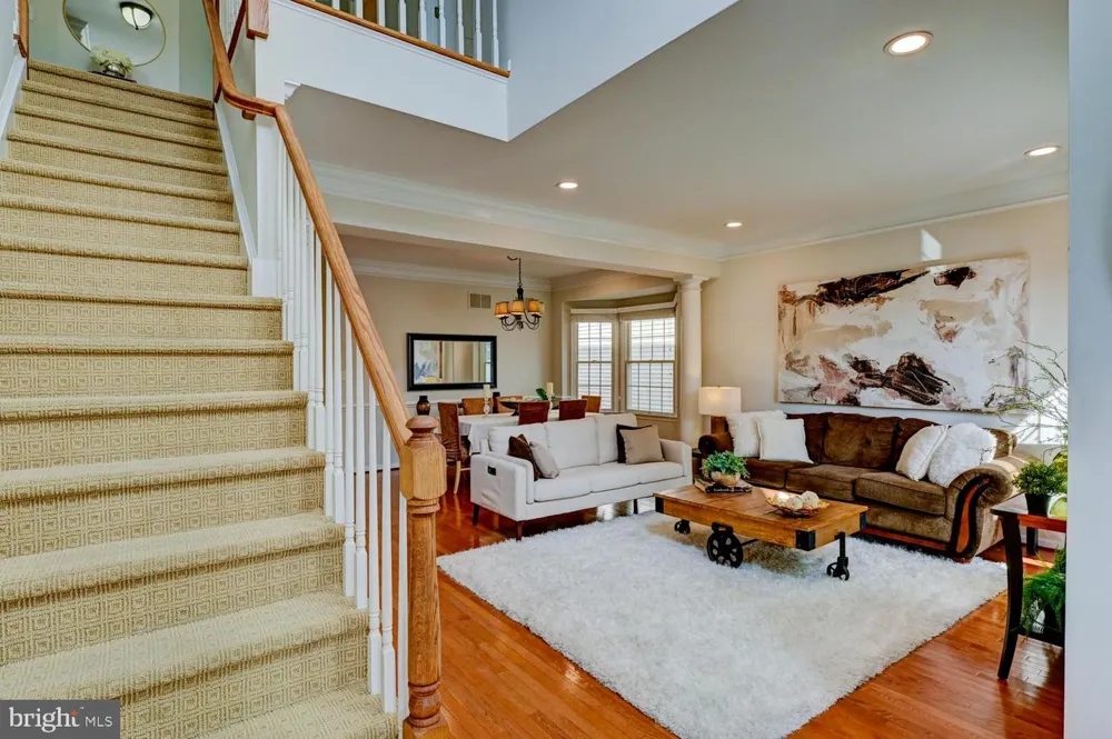 24 DEVONSHIRE DRIVE West Windsor, NJ 08540