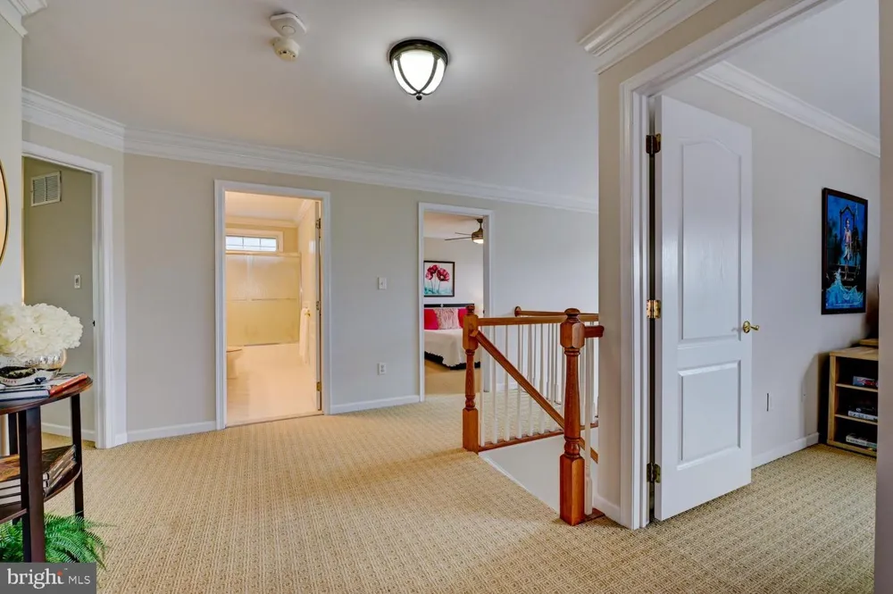 24 DEVONSHIRE DRIVE West Windsor, NJ 08540