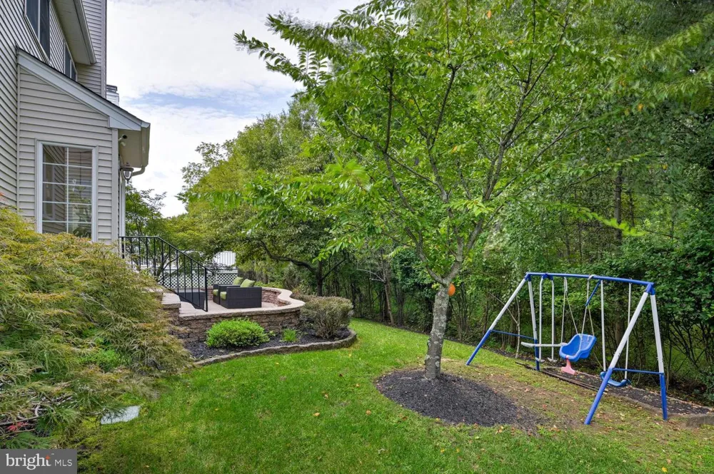 24 DEVONSHIRE DRIVE West Windsor, NJ 08540
