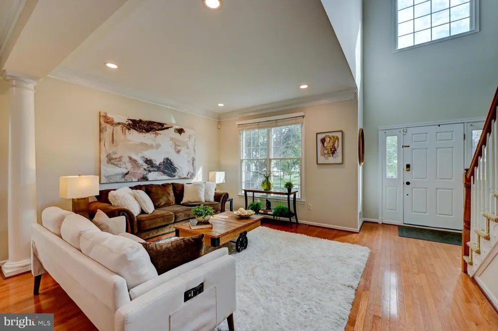 24 DEVONSHIRE DRIVE West Windsor, NJ 08540