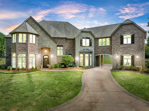 1211 Cimarron Hill