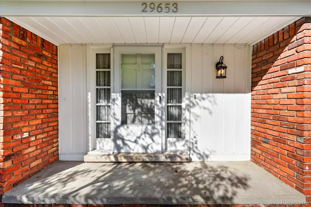 29653 Club House Lane Farmington Hills City, MI 48334