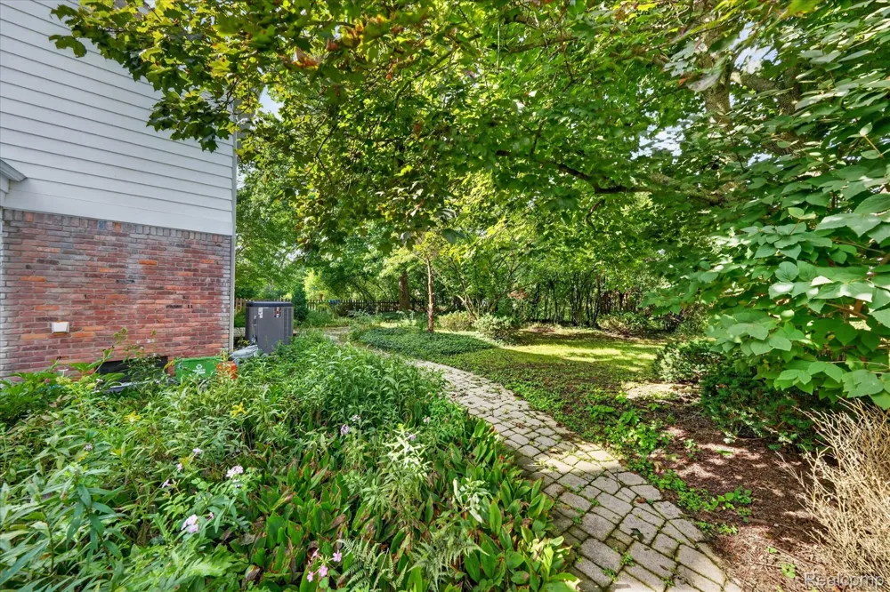 29653 Club House Lane Farmington Hills City, MI 48334