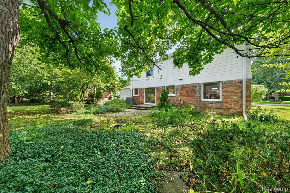 29653 Club House Lane Farmington Hills City, MI 48334