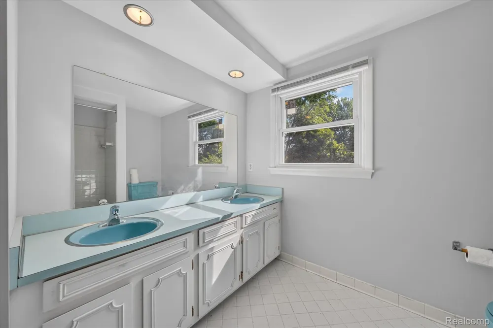 29653 Club House Lane Farmington Hills City, MI 48334