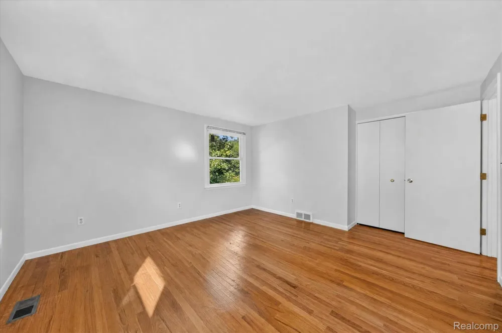 29653 Club House Lane Farmington Hills City, MI 48334